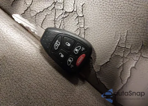 2006 Chrysler Town & Country Limited из США, поврежденный, VIN 2A4GP64L16R640275